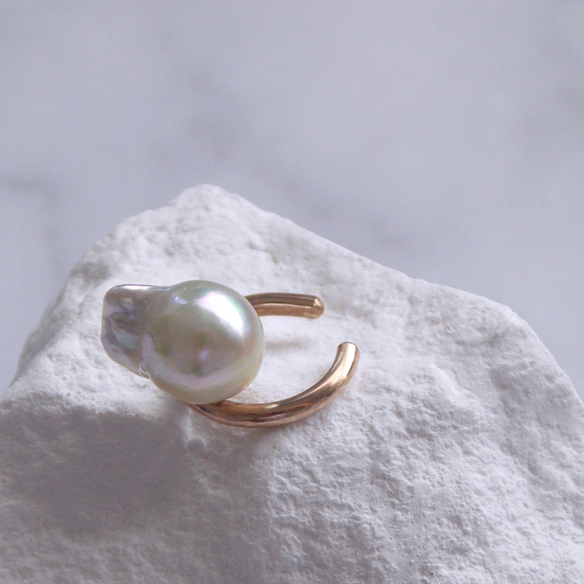 Natural Color Akoya Baroque Pearl Ear cuff - (千星 - Chi Se)