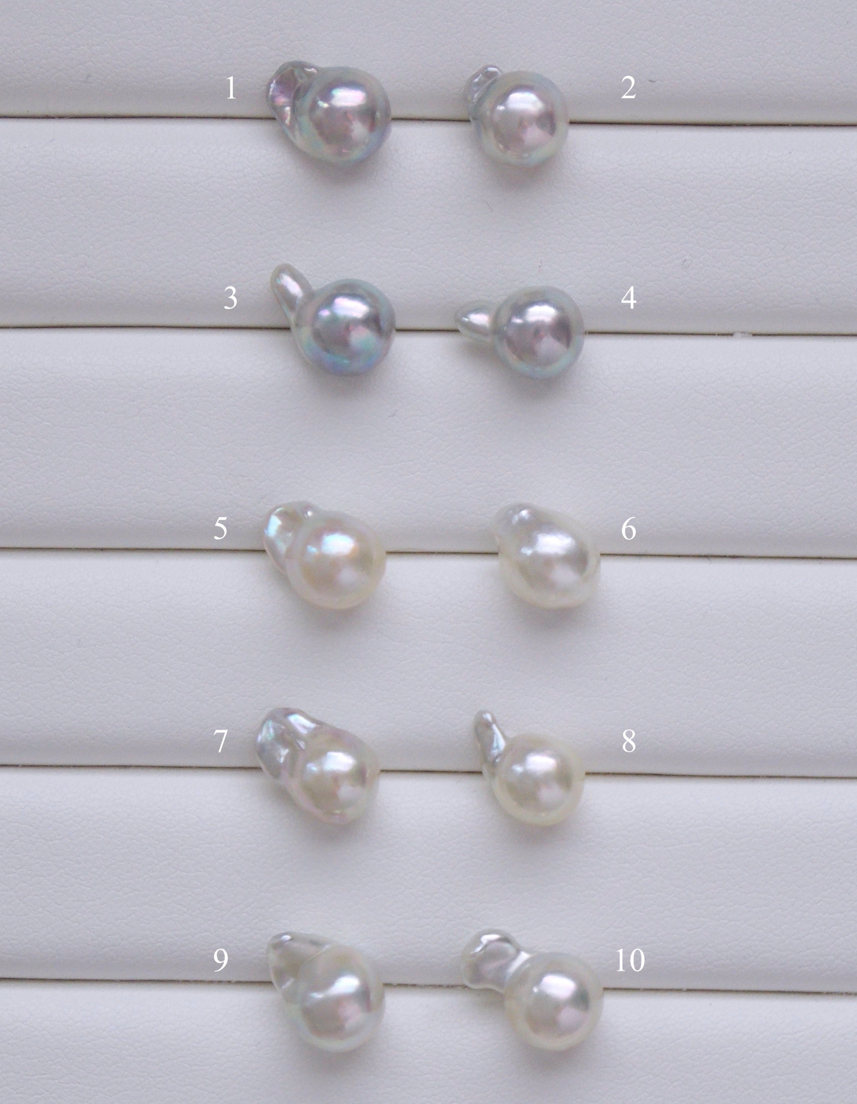Natural Color Akoya Baroque Pearl Ear cuff  -  (千星 - Chi Se)