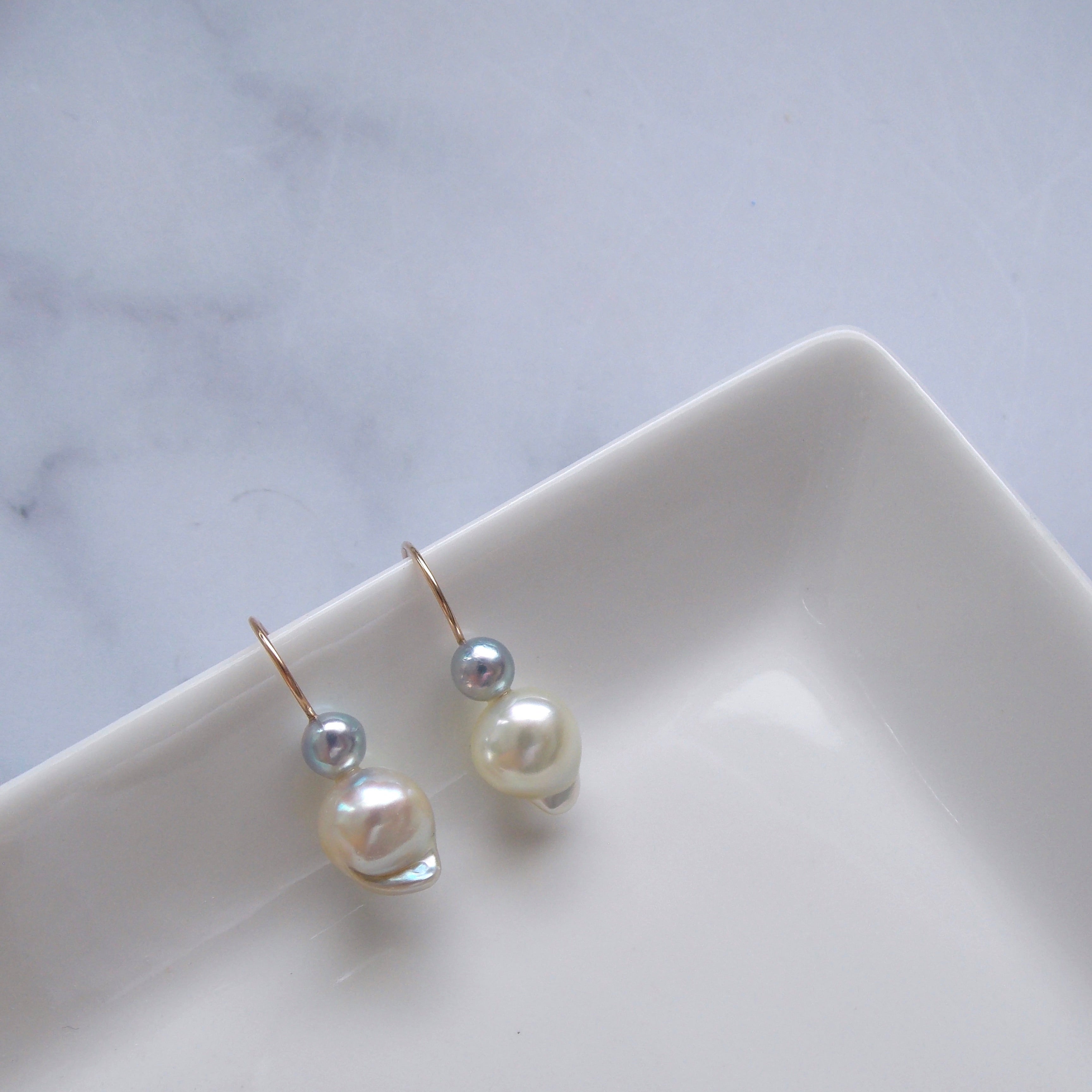 ナチュラルカラーアコヤバロックパールピアス (芽結 - May)